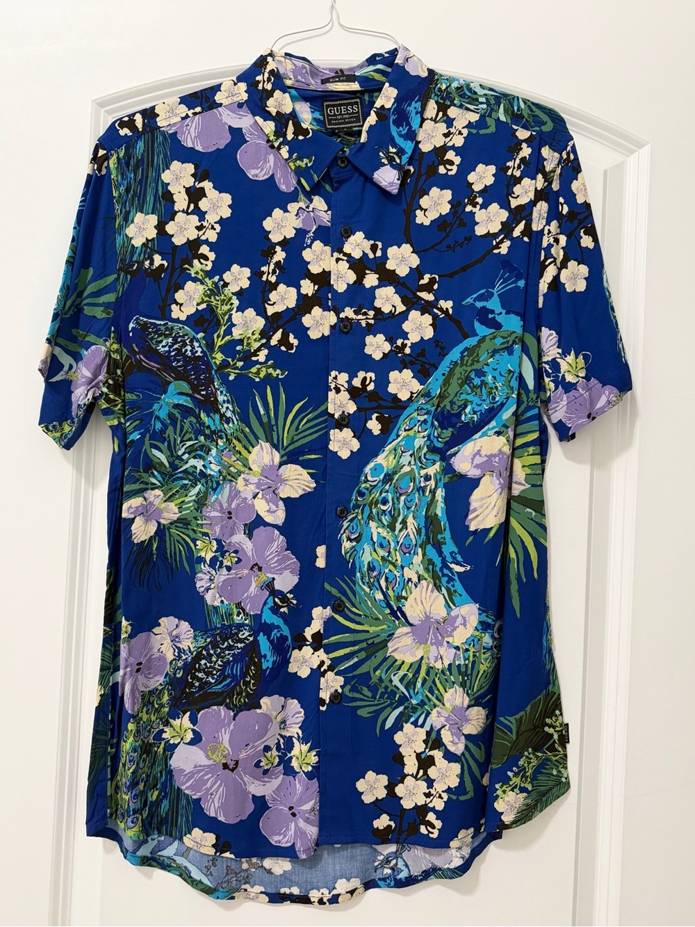 GUESS Men’s Slim Fit Peacock Floral Button-Up Shirt Blue Rayon Size M